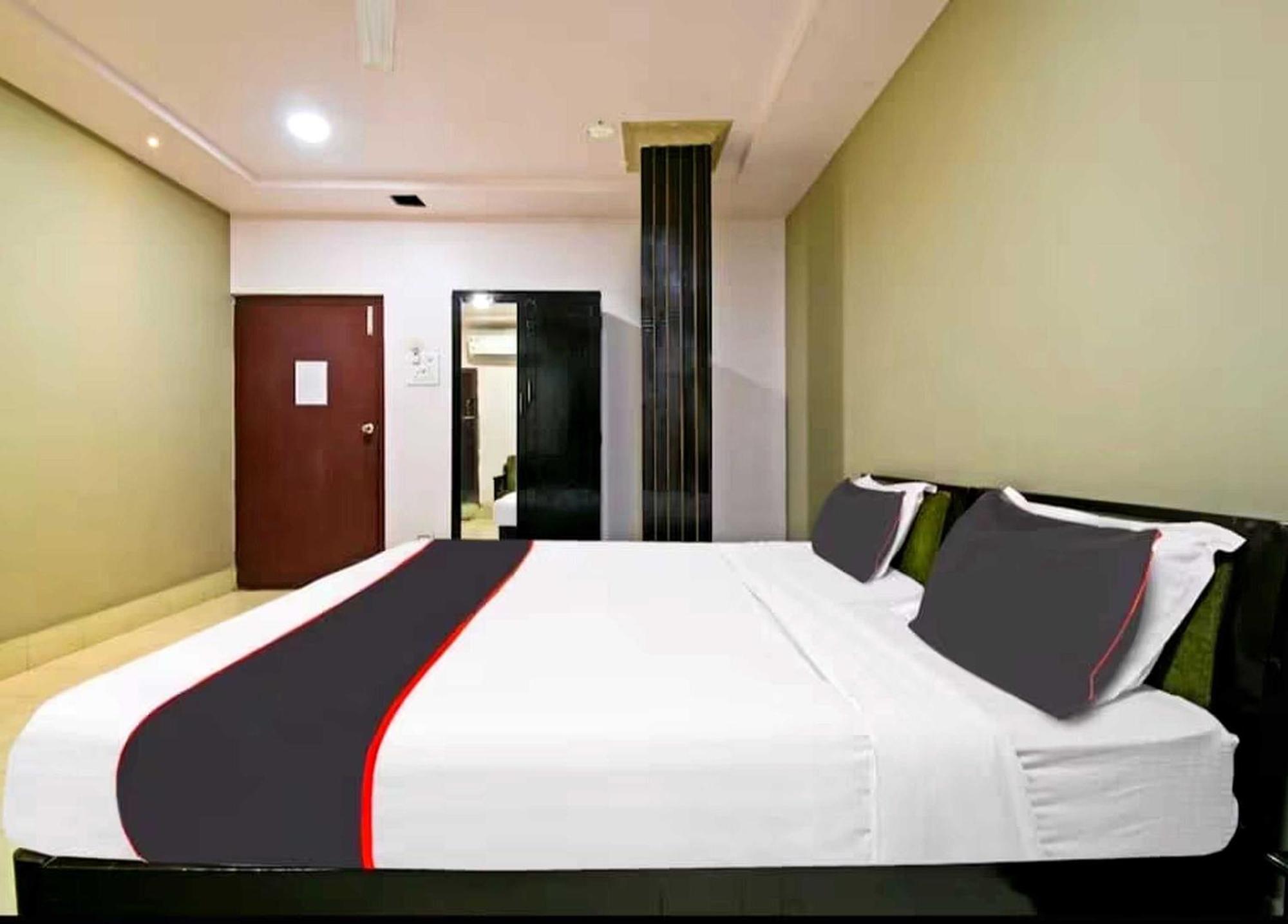 Collection O Megha Resort Jorhāt Zewnętrze zdjęcie